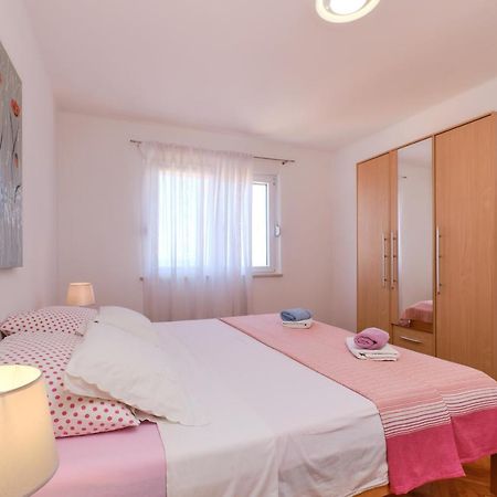 Sea View Apartment Sandra In Mali Lošinj Exteriör bild