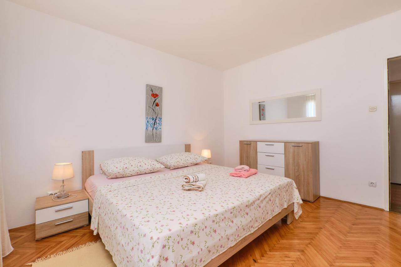 Sea View Apartment Sandra In Mali Lošinj Exteriör bild