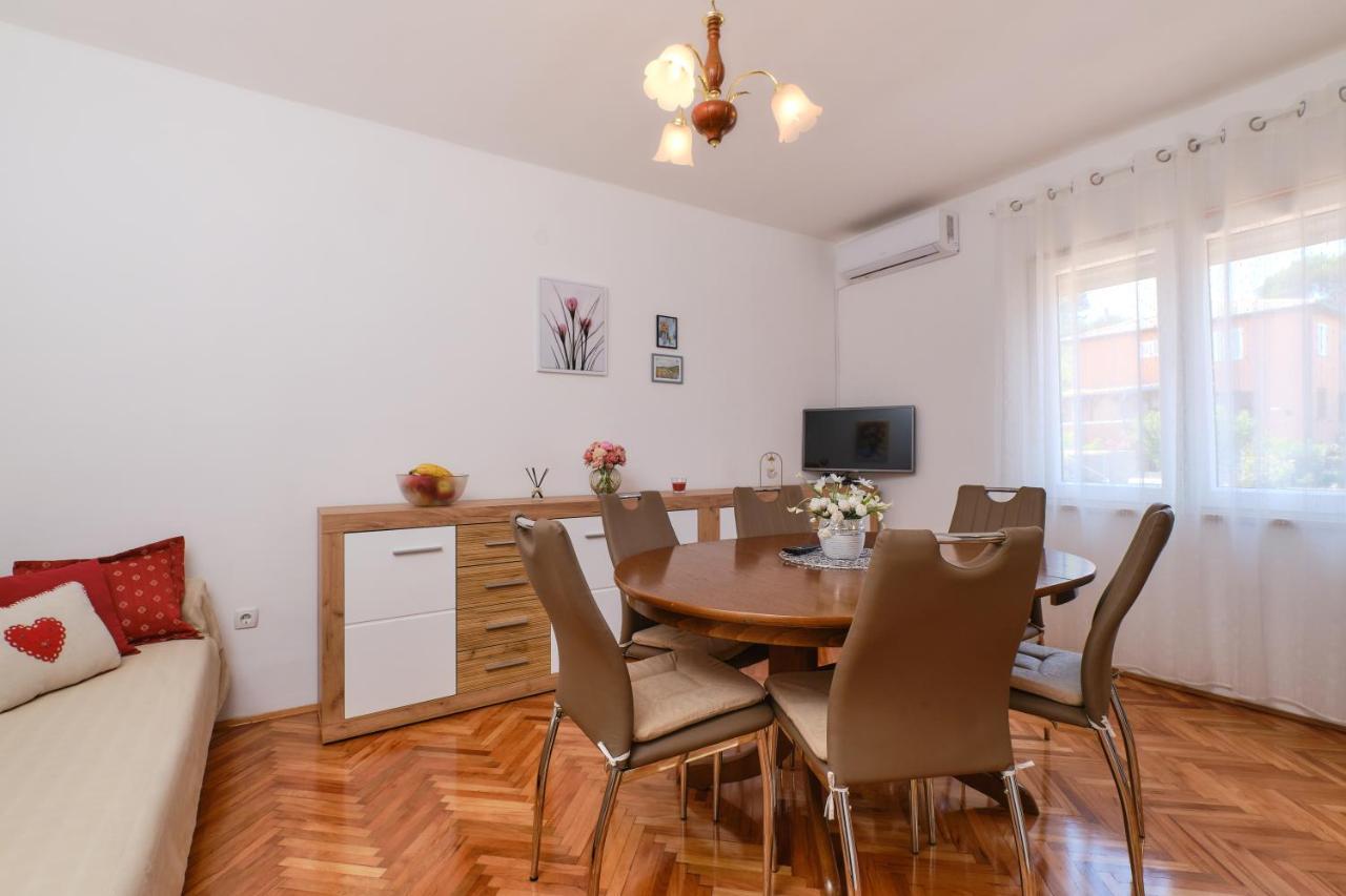 Sea View Apartment Sandra In Mali Lošinj Exteriör bild