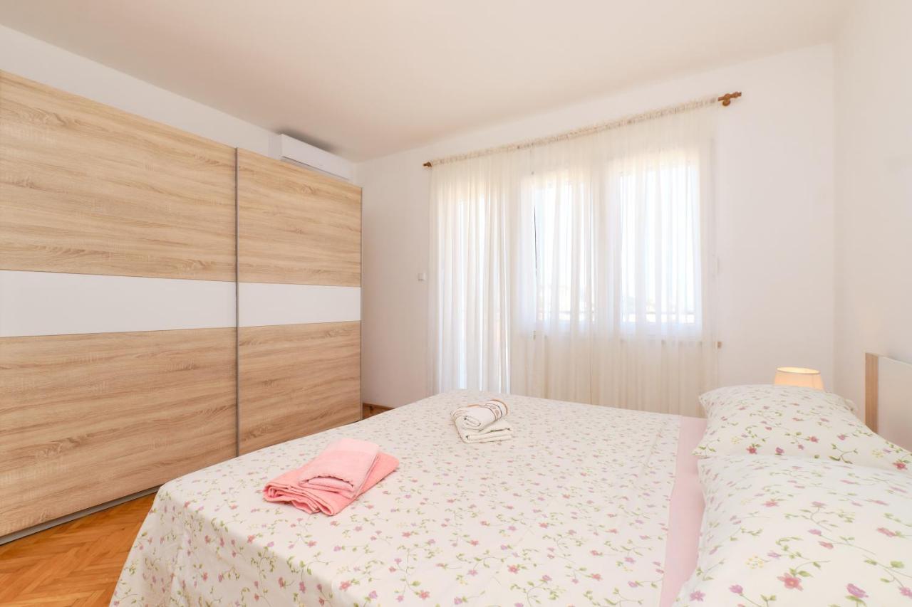 Sea View Apartment Sandra In Mali Lošinj Exteriör bild