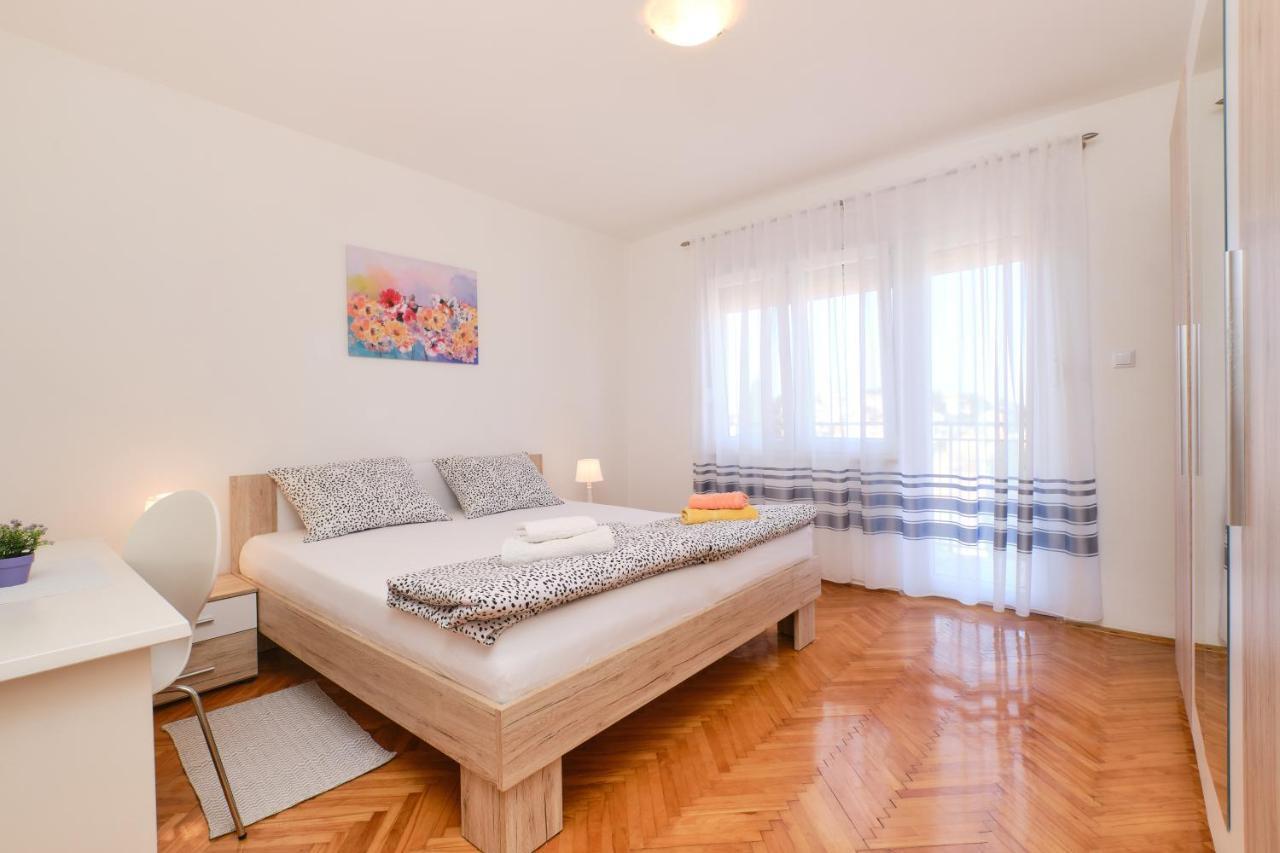Sea View Apartment Sandra In Mali Lošinj Exteriör bild